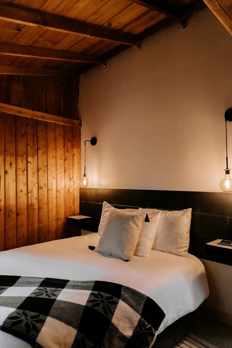 The Snug at Hollow Ash